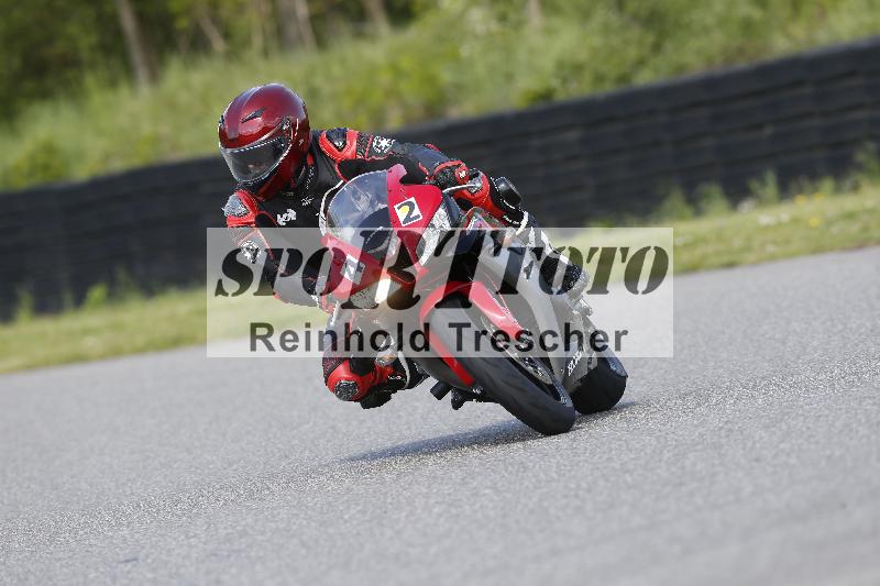 /Archiv-2025/09 22.04.2025 Cornu Master School ADR/rot-rouge/42